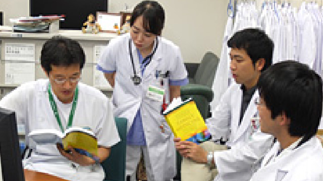 指導医/専攻医一体のサポート体制