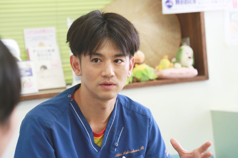 垣花一慶先生（国頭村立東部へき地診療所 所長）