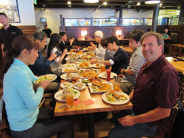 OHSUスタッフと一緒に