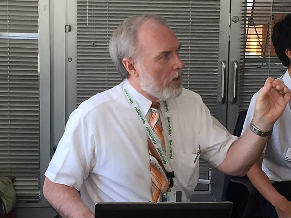 名誉教授Dr. Saultzによる講義「Family Medicine」の様子